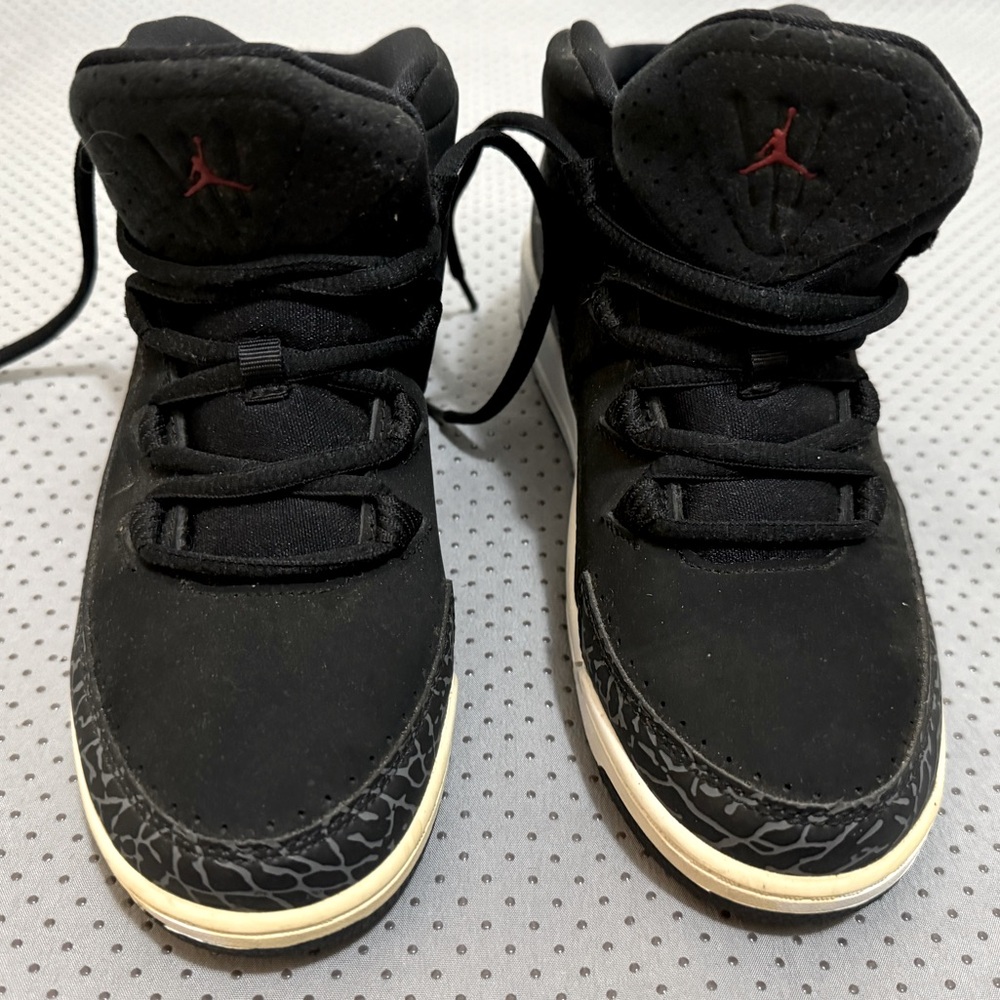 NIKE JORDAN (Boys/Unisex) Size 5Y